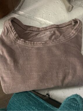 Universal Thread Short Sleeve Tee in Mauve Brown